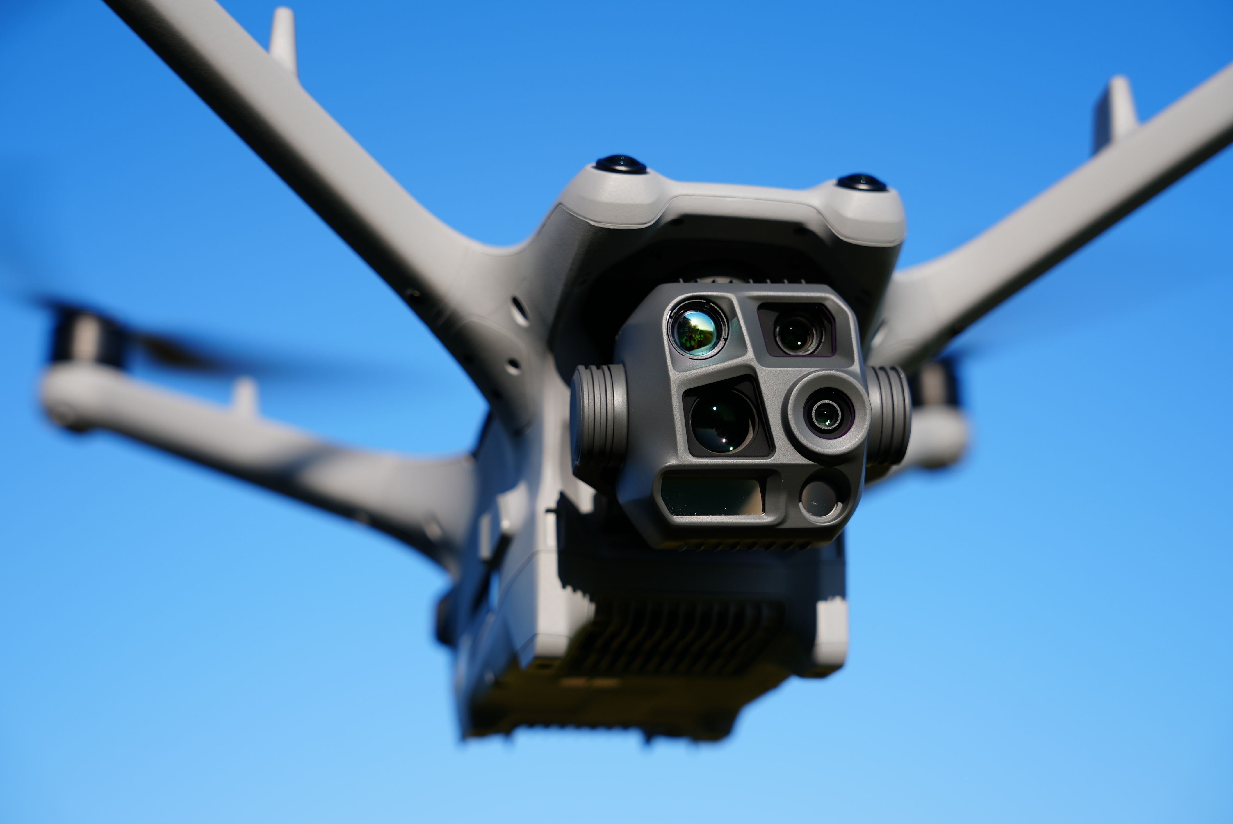 Zertifizierte Drohnenpiloten bei Inspektion und Vermessung mit moderner Drohnentechnik in Balingen